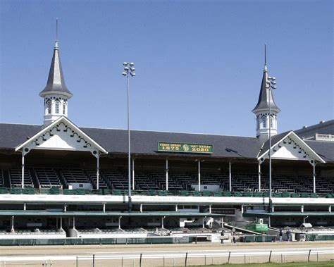 hotels close to churchill downs race track